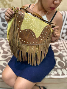 Nouveaux cheveux sur daim véritable cuir frange peau de vache croissant sac à main femmes pour la mode vente chaude en forme de baril sac à bandoulière - Product Image 5