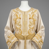 Maßgefertigte Creme-Seiden-Zeremonienrobe mit Handbesticktem Goldbouillon, Liturgische Tunika, Kirchliche Geistliche Kleidung, Orthodoxes Sticharion