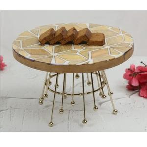 Support à gâteau en aluminium émaillé de qualité supérieure, idéal pour servir des gâteaux aux fruits, parfait pour la décoration de fêtes de fiançailles. - Product Image 6