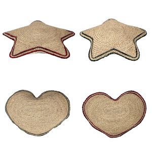 Juego de Cojines Decorativos STELLA & AMOR Hechos a Mano con Diseño Moderno de Estrellas y Corazones Tejidos en Seagrass - Product Image 1