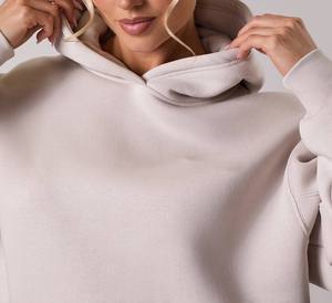 Sudadera con capucha corta casual de color liso para mujer King, anti-bolitas, de invierno, con bolsillos bordados, manga larga, de forro polar tejido - Product Image 3