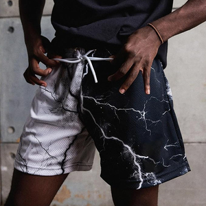 Shorts décontractés pour hommes en maille 100 % polyester, respirants, séchage rapide, avec imprimé éclair fendu, taille élastique à cordon de serrage - Product Image 3