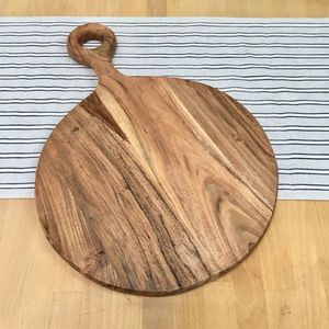 Planche à fromage ronde en bois faite à la main, épaisseur 1,3 cm, non toxique et facile à nettoyer, passe au lave-vaisselle - Product Image 4