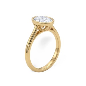 Bague de fiançailles solitaire en or jaune 9 carats avec diamant ovale de 2 carats cultivé en laboratoire, sertie de pierres, bijoux fins sur mesure - Product Image 4