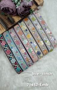 Bordure de luxe en dentelle brodée de sequins et de zari à motif floral pour la confection de saris, de robes de mariée et de lehengas, garnitures de vêtements en gros - Product Image 3