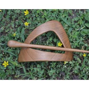 Palillo de Pelo de Madera de Lujo Hecho a Mano, Artesanía en Bambú y Madera, Accesorio para el Cabello - Product Image 3