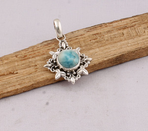 Colgante de Labradorita Natural con Engaste de Bisel en Plata de Ley 925, Gema Azul Océano, Joyería Artesanal Estilo Vintage Boho, Venta al por Mayor - Product Image 2