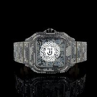 Montre de luxe de qualité supérieure avec boîtier carré en moissanite et cadran à chiffres romains pour hommes, disponible à prix d'exportation depuis l'Inde