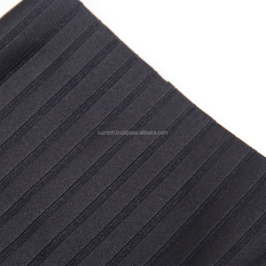 Chaussettes de luxe en modal avec un toucher doux et extensible, évacuation de l'humidité, ajustement confortable, idéales pour le bureau, les voyages et les tenues décontractées quotidiennes - Product Image 6