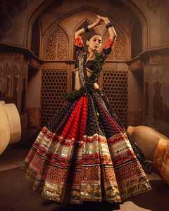Lehenga de algodón muselina con estampado de diseñador y trabajo de espejo real, con blusa sin coser y dupatta, especial para Navratri. - Product Image 2