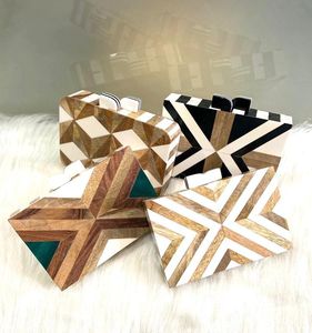 Bolso de Mano Moderno y Ecológico de NEHA ENTERPRISES con Diseño Geométrico, Correa de Cadena Dorada, Patrón de Madera Blanco y Negro, Hecho a Mano, Impresión UV Creativa - Product Image 3