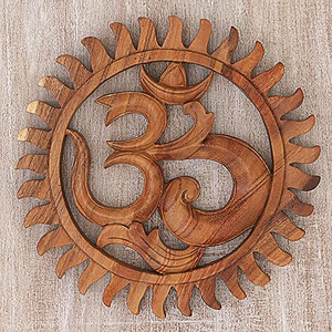 Adorno de Pared con la Símbolica Om, Hecho a Mano con Madera de Mango |   Símbolo Om de Madera para Decoración del Hogar |   Arte Espiritual Hindú para Pared - Product Image 2