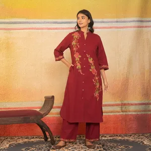 Ensemble Kurta et pantalon en coton et lin brodé marron pour femme, col mandarin, manches trois quarts, coupe droite, tenue ethnique élégante - Product Image 5