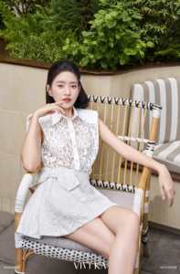 กระโปรงมินิทรงเอผ้าโพลีเอสเตอร์ 100% ลายดอกไม้สีขาวสไตล์ลำลองสำหรับผู้หญิง พร้อมโบว์ตกแต่งเอวสูง GINNY - Product Image 4