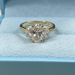 Anillo de Compromiso Clásico con Diamante Cultivado en Laboratorio, Corte Ovalado, Certificado IGI, Oro de 14 Quilates, Banda Pavé, Joyería para Aniversario de Bodas - Product Image 1