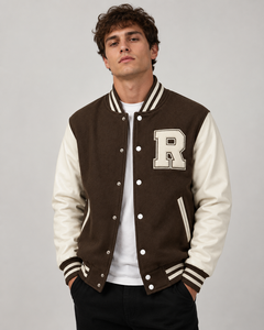 Chaqueta Universitaria Unisex Marrón y Blanca con Letra R, Cierre de Botones, Corte Regular, Bolsillo Frontal Bordado, Ropa de Invierno, 100% Lana - Product Image 1