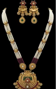 Collier magnifique finition or mat de qualité supérieure avec boucles d'oreilles pour femmes bijoux de créateur pour la collection de vêtements de mariage - Product Image 2
