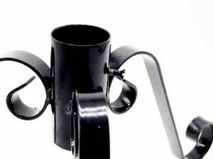 Soporte para árbol de Navidad de metal negro hecho a mano de los años 70 – Diseño curvo vintage único de 3 patas con tornillos de fijación, ideal - Product Image 5