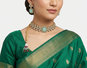 Ensemble de collier et boucles d'oreilles en perles Polki vert menthe de luxe avec finition plaquée or, bijoux ethniques indiens pour mariage - Product Image 2