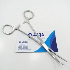 Pinza Hemostática Curva Profesional de Acero Inoxidable con Bloqueo para Perforaciones Corporales - Product Image 1