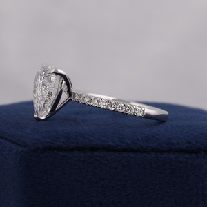 Anillo de Compromiso y Matrimonio de Oro Blanco Sólido de 14K con Diseño de Halo, Diamante de Laboratorio con Corte Corazón de 1 Quilate, Certificado IGI, para Mujer - Product Image 3