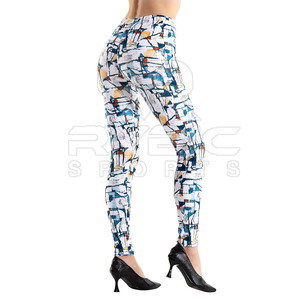 Leggings en tissu extensible doux pour femmes, imprimés sur toute la surface, confortables pour la gym, le yoga, le fitness et les activités sportives. - Product Image 4