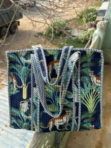 Bolsa de Mano Acolchada de Algodón Maaunique con Estampado de Hojas Tropicales y Animales de la Selva, 16x16 Pulgadas, Grande, Reutilizable, con Cierre, Lavable, Estilo Vintage, para Viaje - Product Image 6