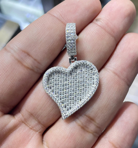 Colgante con Forma de Corazón Plateado en Plata con Micro Pavé de Diamantes Moissanite, Estilo Romántico, Joyería de Moda Hiphop Unisex, Regalo - Product Image 4