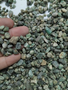 Émeraudes naturelles violettes brutes taillées en émeraude, formes mélangées pour la fabrication de bijoux, Lot 18 de Red Mountain Gems - Product Image 2