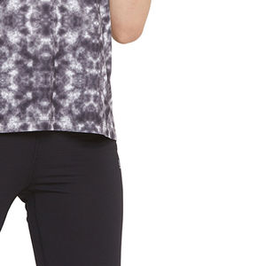 เสื้อยืดผู้หญิงคุณภาพสูง พิมพ์ลายแบบซับลิเมชั่น แห้งเร็ว ผลิตตามสั่ง 100% โพลีเอสเตอร์ พิมพ์ลายซับลิเมชั่น เสื้อยืดสั่งทำพิเศษ - Product Image 6