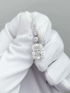 Pendientes de botón con cierre de palanca de moissanita VVS DIA de oro amarillo de 14K, corte radiante clásico, de proveedores de joyería personalizada, directo de fábrica - Product Image 1
