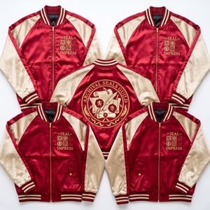 Fournisseur en gros Veste bomber de baseball en satin souvenirs, broderie aux motifs herbes de Provence lavande et champignon violet - Product Image 5