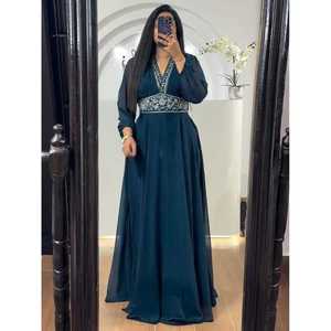 Vestido Elegante de Georgette con Bordado y Encaje en Color Verde Azulado - Product Image 1