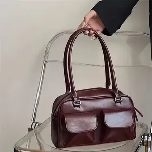 Sac Boston classique en cuir verni noir avec deux poignées et fermeture à rabat, sac à main pour femme, usage quotidien - Product Image 5