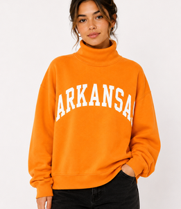เสื้อสเวตเตอร์คอกลมโอเวอร์ไซส์สำหรับผู้หญิงจากอาร์คันซอ ผ้าฟลีซบุซับใน เหมาะสำหรับฤดูหนาว สวมใส่สบาย ด้านหน้าทำจากผ้าฝ้าย 100% เนื้อผ้าระบายอากาศได้ดี นุ่ม สบาย - Product Image 4