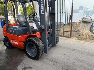 Heli 10 Ton Diesel Engine Forklift CPCD100 Solid <b>Tire</b> Side Lifter Bearing Gearbox Pump Motor 3m Lifting Height Mines/Ports Use - Product Image 5