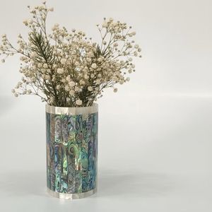 Jarrón de Flores de Lujo Hecho a Mano con Incrustaciones Naturales de Madreperla y Concha de Abulón Genuina, Decoración Premium para el Hogar Pietra Dura - Product Image 1