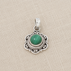 Radhey Krishna Jewellers RKJ-1598 Pendentif Charme en Argent Sterling 925 avec Malachite Verte Naturelle Plaqué Or Rose Vintage pour Femmes - Product Image 5