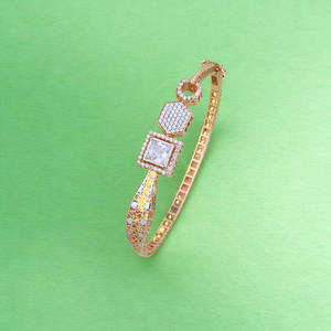 Bracelet élégant en or rose avec moissanite, design géométrique de luxe à triple motif, finition polie, serti de diamants, bijou de déclaration - Product Image 2