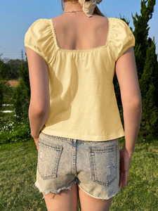 Chemisier jaune à col carré et manches bouffantes pour femme, taille cintrée, logo personnalisé, style vintage, avec cordon de serrage et fronces, haut peplum pour l'été et le printemps - Product Image 2