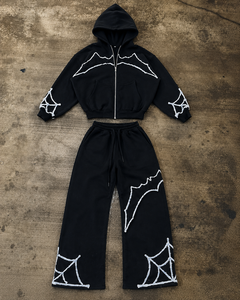 Sudadera con Capucha Negra de Invierno Ecológica Personalizada, Pantalones Deportivos de Pierna Ancha con Detalles Desgastados y Parches Bordados - Product Image 3