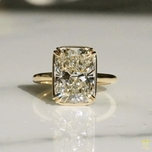 Elegant Radiant Cut Diamond Engagement <b>Ring</b> In Yellow Gold <b>Solitaire</b> Setting - Product Image 3
