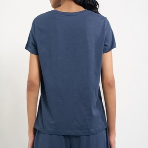 เสื้อยืดลายตุ๊กตาหมีสำหรับผู้หญิง คอกลม แขนสั้น สีน้ำเงินเข้ม ผ้าฝ้าย ผลิตโดยผู้ผลิตเสื้อผ้า - Product Image 3