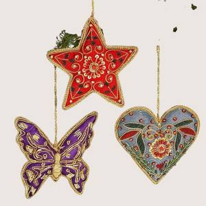 Décorations suspendues en broderie Zari en gros – Motifs étoile, papillon, cœur |   Ornement en tissu perlé pour Noël, l'Aïd et le Ramadan – Cadeau idéal - Product Image 2