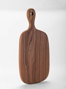 Planche à découper en bois de noyer personnalisée avec poignée, compatible lave-vaisselle, écologique, pour la cuisine et la charcuterie - Product Image 5