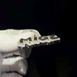 Colgante de Plata 925 Personalizado con Nombre, Joyería Hip Hop Iced Out, Micro Pavé con Diamantes de Imitación Moissanite, Colgante con Letra Personalizada para Hombres y Mujeres - Product Image 4