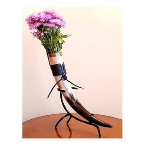 Juego de Jarrones de Flores de Cuerno de Búfalo Antiguo, Hechos a Mano, Diseño Interior Rústico, Complementados con Material de Bambú - Product Image 1