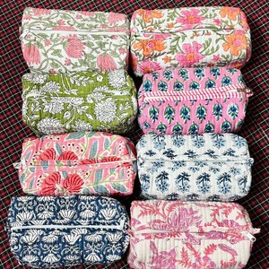 Floral Quilted Cotton <b>Duffel</b> <b>Bag</b> with Polyester Lining Lightweight Weekender Travel Tote Zipper Closure Casual Carry <b>Bag</b> - Product Image 4