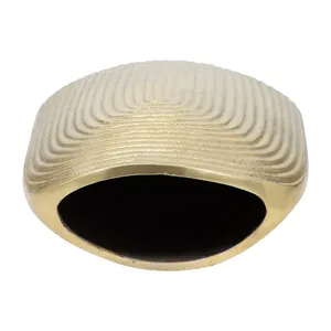Jarrón de Metal Hecho a Mano con Diseño Floral, Tendencia Mundial 2026, para Decoración de Hogares de Lujo, Venta al por Mayor para Compradores e Importadores, Decoración Nórdica para Estantes - Product Image 2
