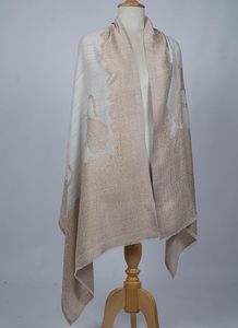 Châle élégant en cachemire et laine fine à motif cachemire pour femme, doux, léger, finition brillante, écharpe de créateur de luxe haut de gamme - Product Image 4